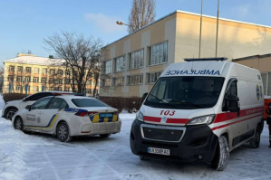 В столичной школе ученик с ножом напал на учительницу и одноклассника &ndash; полиция (обновлено)