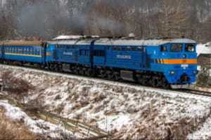 В Житомирской области из-за обстрела железнодорожной инфраструктуры временно остановили движение поездов