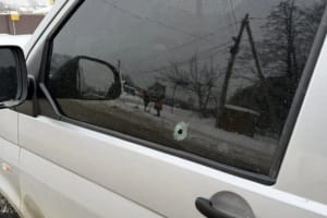 На Львівщині невідомий обстріляв мікроавтобус ТЦК і втік &ndash; його розшукує поліція