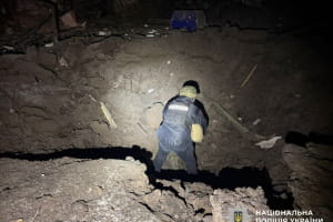 Воронка высотой с человека: последствия удара КАБ по Сумам, пятеро пострадавших