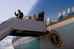 Літак Трампа не долетів до Давосу, повернувся в США: яка причина