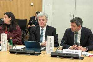 "Напівзаходи не ведуть до миру": Порошенко в Брюсселі закликав НАТО до військової присутності в Україні