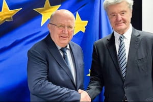 Рада ЄС цього тижня має затвердити регламент використання &euro;90 млрд для України &ndash; Порошенко