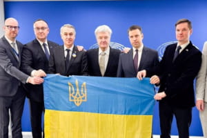 Порошенко у Брюсселі представив "формулу успіху" для миру та обговорив надання допомоги на 90 млрд євро 