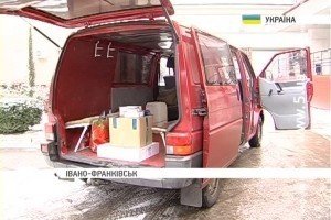 Івано-франківські механіки на базі мікроавтобуса обладнали реанімобіль для батальону "Айдар"