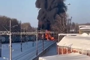 У Тамбовській області рф поїзд із пальним зійшов з рейок: пролунали вибухи &ndash; відео