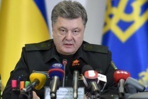 Тим, хто педалює тему захисту російськомовних українців, на них байдуже - Порошенко 