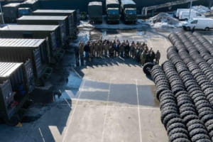 Порошенко: волонтерський хаб "ЄС" підтримав армію на понад 7,7 млрд грн &ndash; що відправлять бійцям цього разу