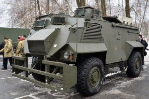 Перші 10 британських броньовиків прибули на фронт