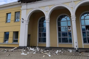 рф атакувала залізницю в Слов'янську: четверо працівників поранені, одна &ndash; у тяжкому стані (фото)