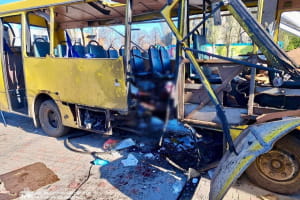 "Просто з автобуса кров тече": внаслідок атаки FPV-дроном в центрі Нікополя четверо загинуло, 16 &ndash; поранених (оновлено)