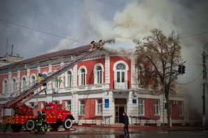 рф ударила по адмінбудівлі в Новгороді-Сіверському та Прилуках: є поранені (оновлено)