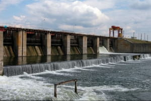 Удар по дамбі на Харківщині &ndash; рф атакувала критичну інфраструктуру (відео)