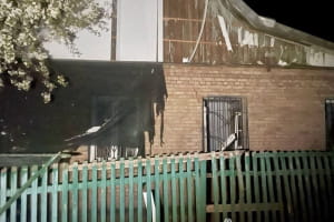 Черговий обстріл Дніпра: ворог поцілив у транспортне підприємство, є поранені