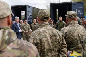 Порошенко звернувся до військових у День захисників і захисниць України