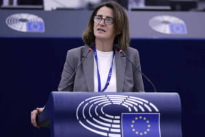 "Сигнал тривоги для консерваторів": у Єврокомісії прокоментували поразку Орбана та назвали несподіваного союзника демократії