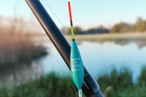 Риболовля, поплавець