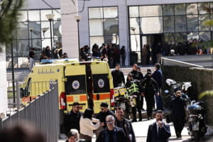 Стрілянина в Афінах: 89-річний чоловік напав на соцфонд та Апеляційний суд, є поранені