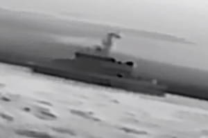 ВМС ВСУ нанесли удар по катерам рф у Керченского моста &ndash; что известно