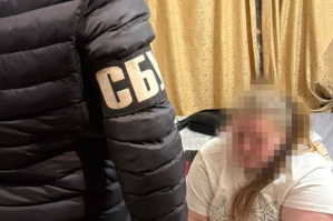 СБУ викрила агентку рф, яка під виглядом кур'єрки готувала підрив адмінбудівлі ЗСУ