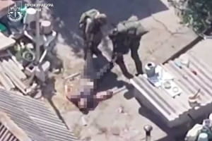 Розстріл цивільних на Лиманському напрямку: СБУ заочно повідомила про підозру російському військовому командиру 