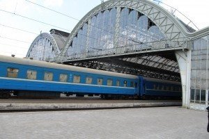 У Львові відкрили новий центр вакцинації від COVID-19 – просто у приміщенні залізничного вокзалу