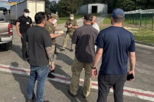 Скандал с депортацией: Польшу обвинили в помощи США принудительно возвращать украинцев в зону боевых действий