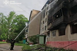 Ворог атакував Дружківку: загинула одна людина, пошкоджені багатоповерхівці (фото, відео)