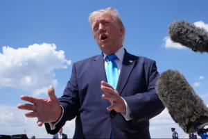 Трамп планує обговорити з президентом Тайваню продаж зброї на $14 млрд