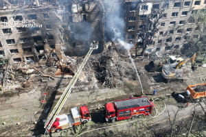 В Киеве ликвидируют последствия массированного российского удара: количество пострадавших возросло до 87 человек