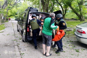 Обстріли Дніпропетровщини: ДСНС ліквідувала наслідки у трьох районах, є постраждалий