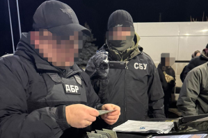 За 2 тыс. долларов "отпускали" мужчин призывного возраста: в Одессе будут судить полицейских
