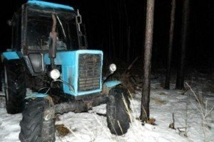 Троє чоловіків трактором намагались вивезти цеглу з Чорнобильської зони