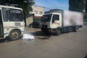 Вантажівка протаранила натовп людей на Закарпатті: є жертви та поранені&nbsp;