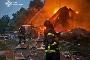 Масована атака на Київщину: постраждали троє людей, серед них дитина
