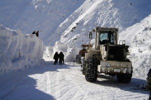 В Афганістані під сніговими завалами загинули майже 100 людей