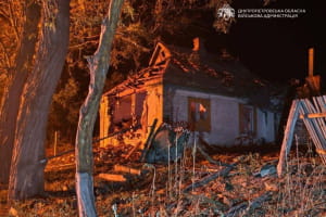 Обстріл п'яти районів Дніпропетровщини: зруйновано будинки, поранення дістала одна людина