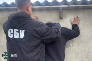 Правоохоронці затримали одразу 4 російських агентів: зловмисники підпалювали автівки військових&nbsp;