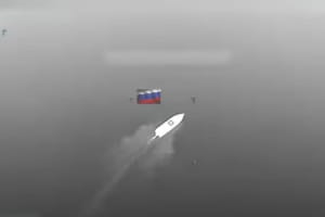 Військово-морські сили знищили російський логістичний катер на Херсонщині