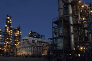 Один із найбільших НПЗ росії зупинив переробку нафти після атаки БпЛА &ndash; ЗМІ