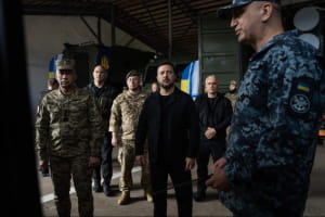 Обговорили збільшення кількості гелікоптерів для посилення ППО &ndash; президент відвідав Одещину 