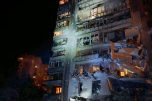 Ворог атакував Запоріжжя: троє постраждалих, пошкоджено багатоповерхівку