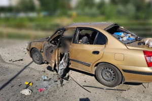 російські дрони вдарили по цивільних автомобілях у Херсоні