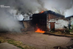 Масована атака на Чернігівщину: під ударом опинилися 3 підприємства та транспортна інфраструктура, є поранені