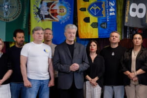 Війна не бере канікул: "Європейська Солідарність" вимагає негайно скликати засідання ВР і сформувати повний склад уряду
