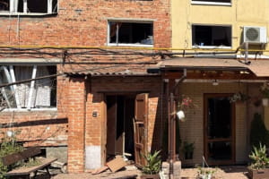 Удар КАБами по Сумах: з-під завалів деблокували тіло загиблого