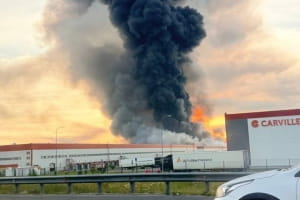 Масована атака на Підмосков'я: палають великі логістичні центри, промисловий парк і нафтобаза
