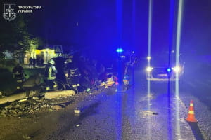 На Львівщині п'яний водій спровокував смертельну ДТП: троє підлітків загинули на місці