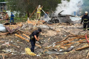 На Київщині триває рятувальна операція після ракетного удару: є загиблі та десятки поранених &ndash; Зеленський