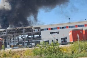 рф атакувала термінал Нової пошти під Харковом: є загиблий (оновлено)